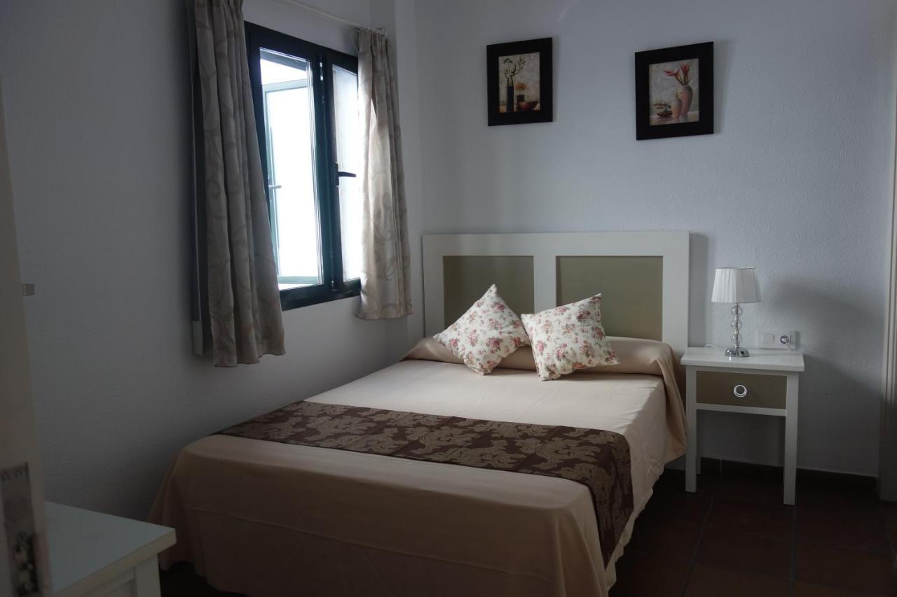 Hotel Dona Lina เซบีญา ภายนอก รูปภาพ